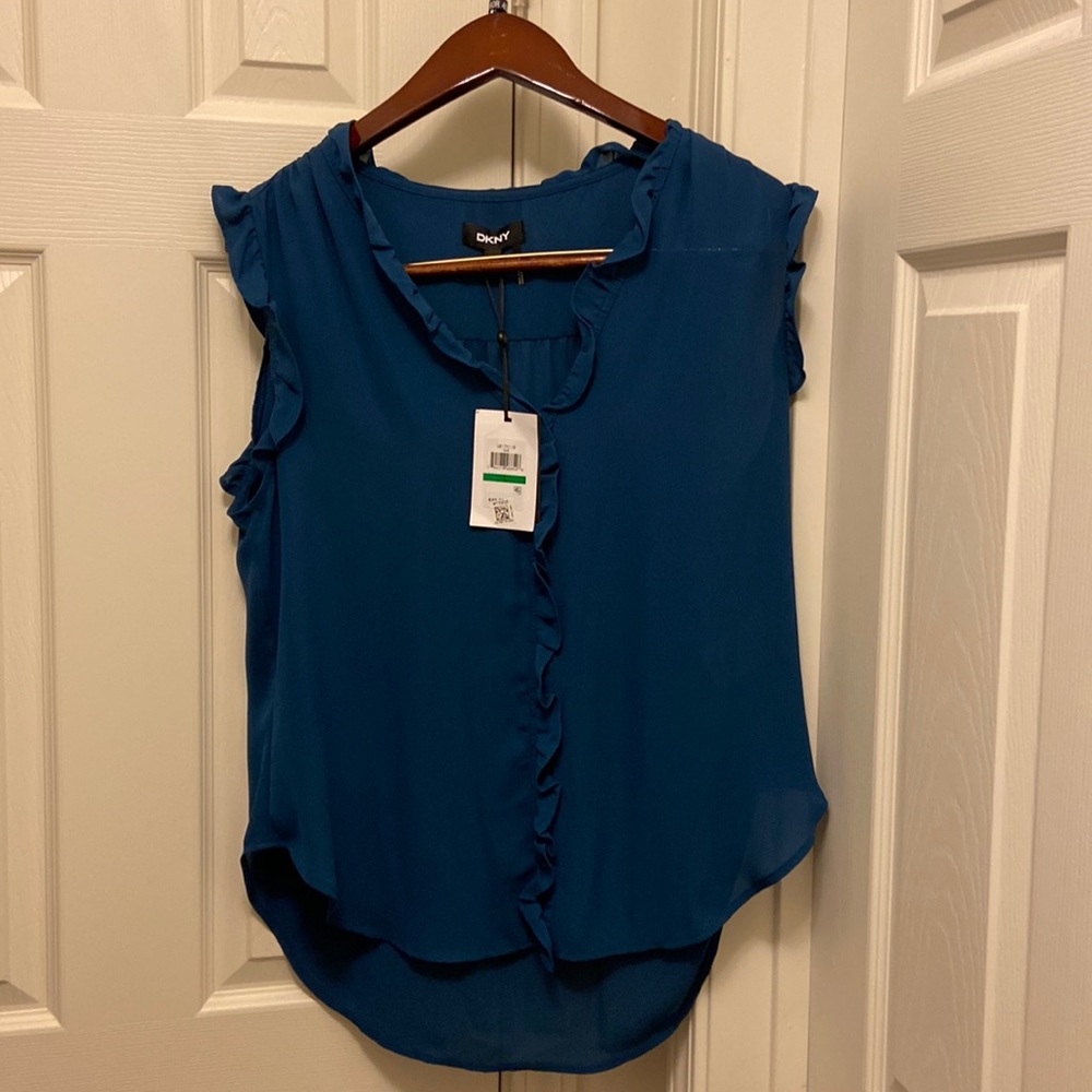 New w/tags DKNY sleeveless shirt in blue size L